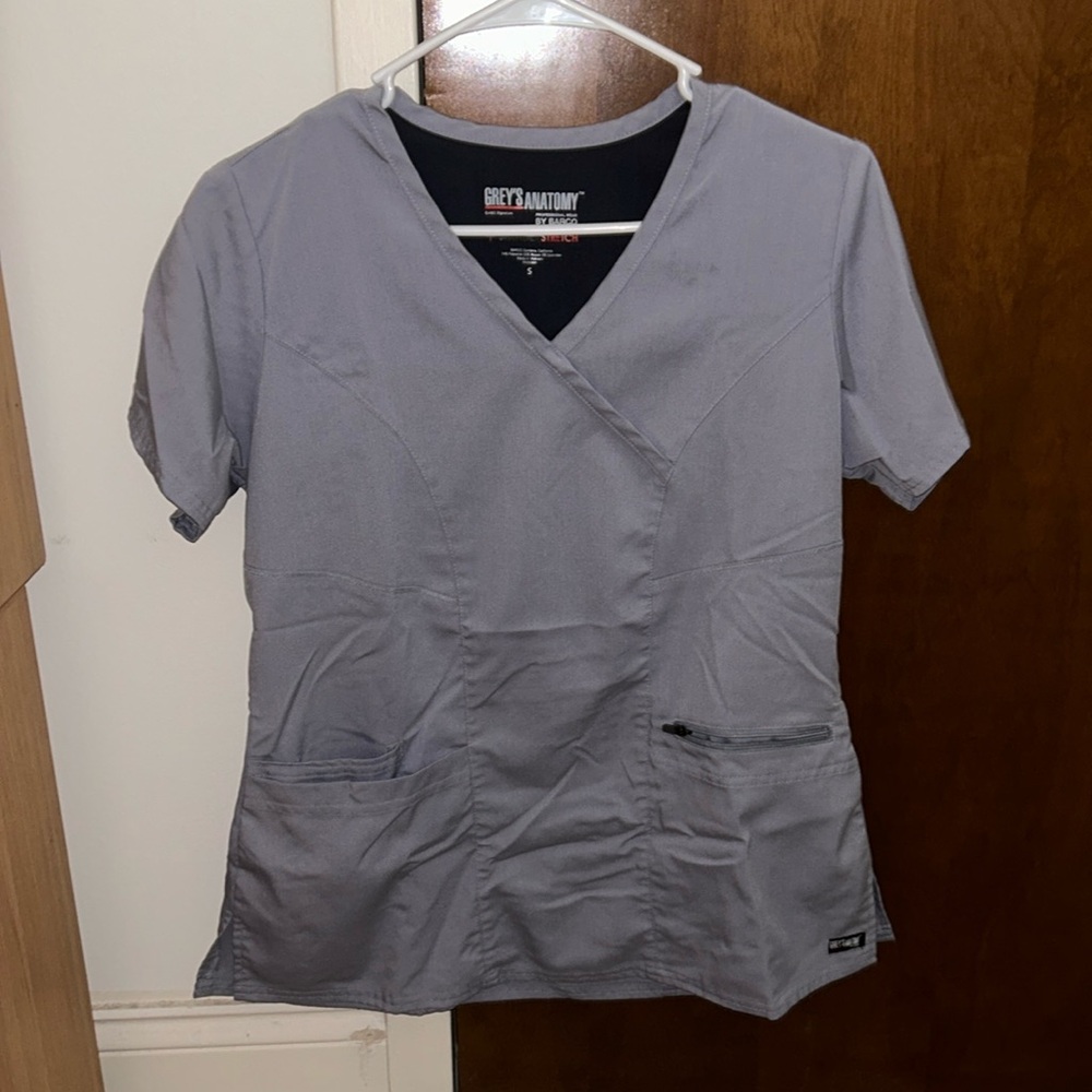 Light Gray Grey’s Anatomy Women’s Jogger Scrub Set